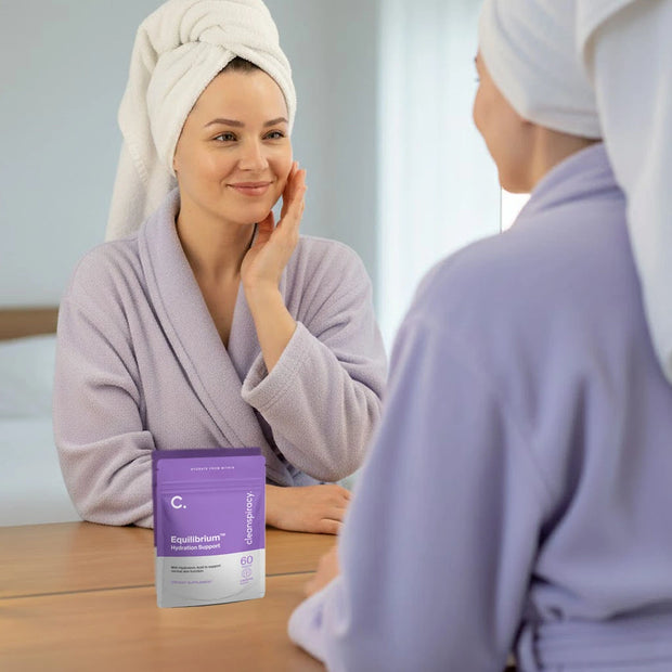 Equilibrium Hydrate from within